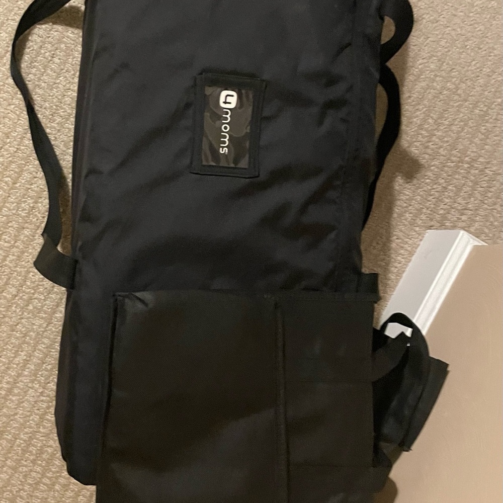 4Moms pack n play.   GUC